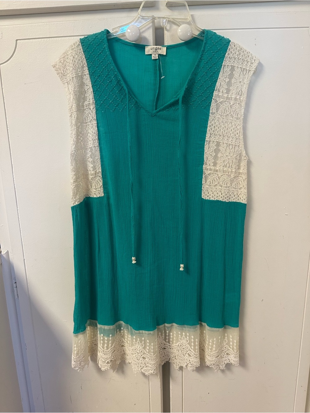 Umgee Teal Sleeveless Tunic with Cream Lace Trim